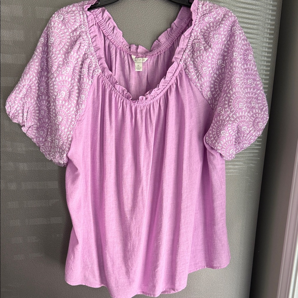 Lavender Women's Top with Lace Sleeves